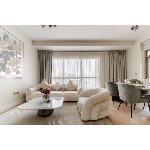 Elegant 2-Bedroom Apartment with Breathtaking Cityscape