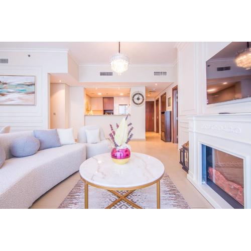 Elegant 2 BR in Burj Vista, Downtown Dubai