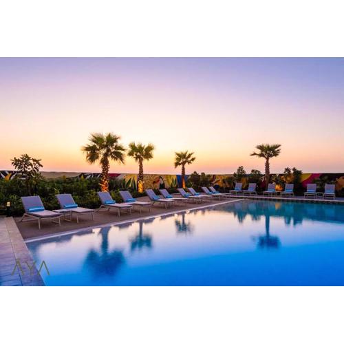 Elegant 2BR - 10 Min to Dubai Mall & Burj Khalifa at Aykon City By ĀYA Boutique