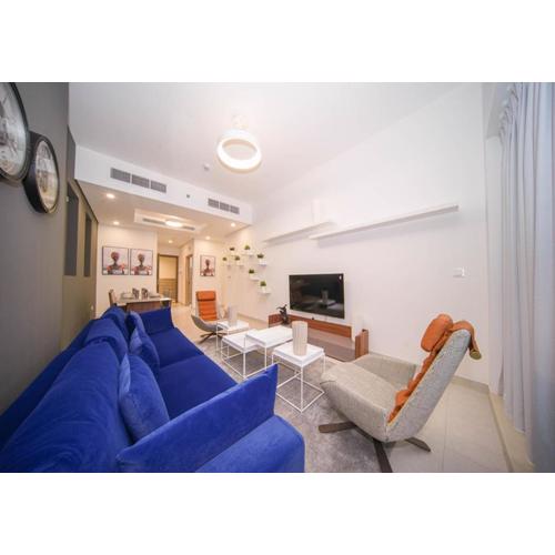 Elegant 2BR view with rooftop pool The Bay