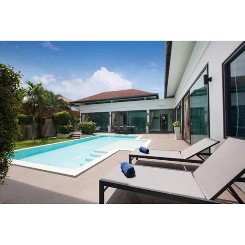 Elegant 4BR Salt Pool Villa Tangerine