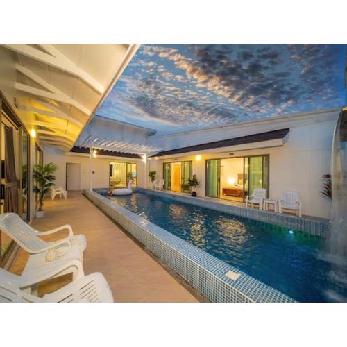 Elegant 4BR Villa with Pool2