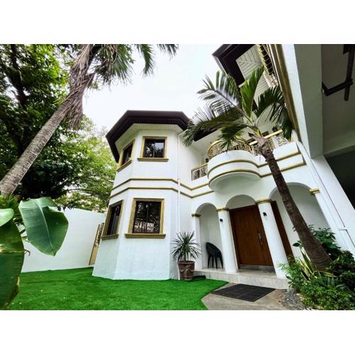 Elegant 5BR Home Near BGC