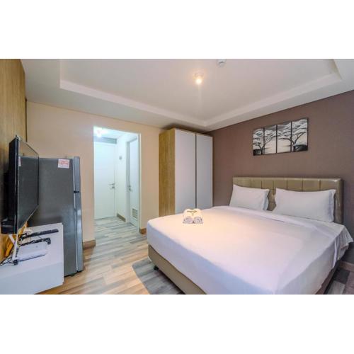 Elegant and Comfort Studio Kebayoran Icon Apartment By Travelio