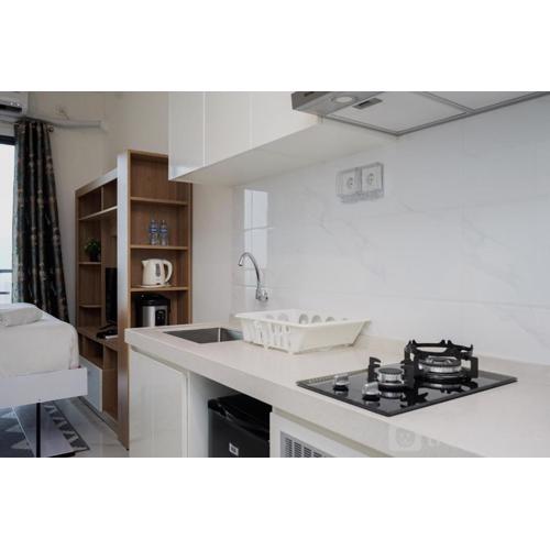 Elegant and Comfortable Studio Sky House BSD Apartment By Travelio