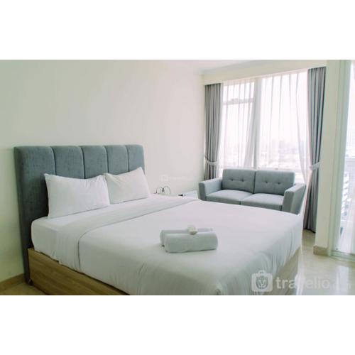 Elegant and Comfy Studio at Menteng Park Apartment By Travelio