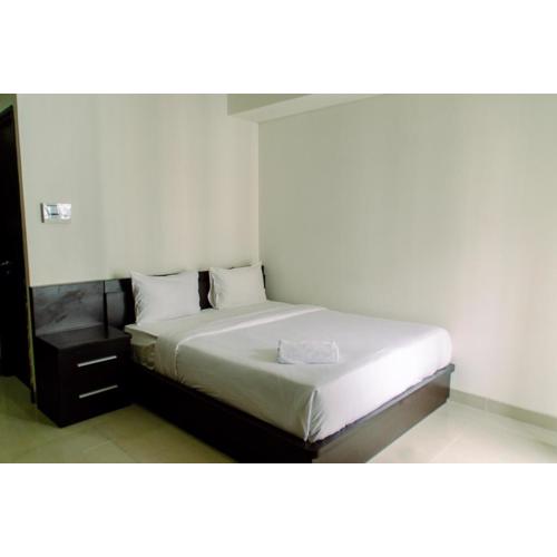 Elegant and Homey Studio at Paramount Skyline Apartment By Travelio