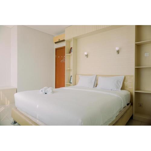 Elegant and Strategic 2BR Apartment at Thamrin Residence By Travelio