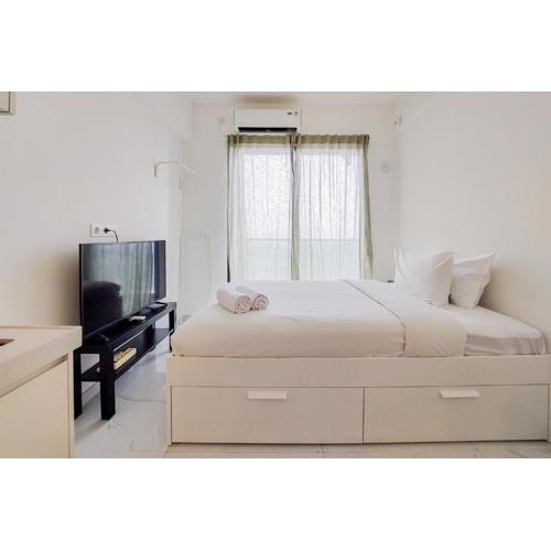 Elegant and Stylisth Studio at Sky House BSD Apartment By Travelio