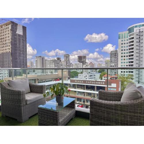 Elegant City-Center Luxury Apt