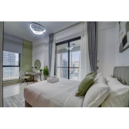 Elegant Cozy Marina Home