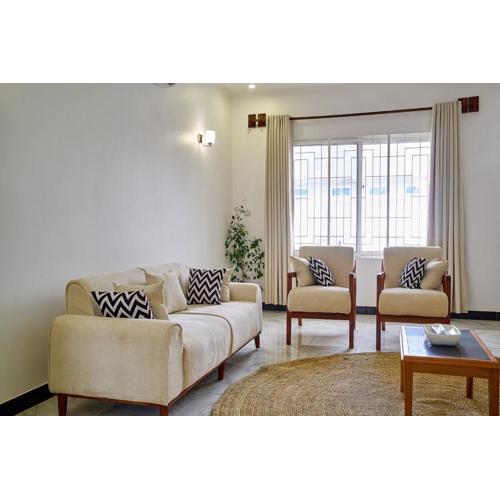 Elegant Dar Suburb Hideaway2