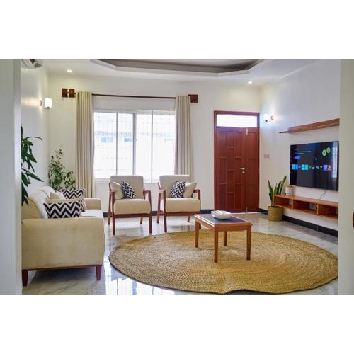 Elegant Dar Suburb Hideaway