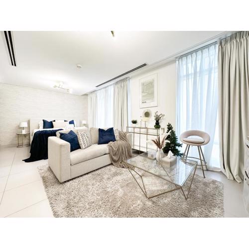 Elegant Downtown Studio Steps to Burj Khalifa