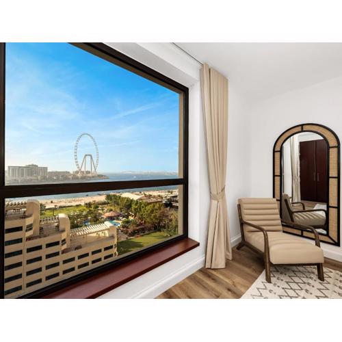 Elegant Dubai Eye Beach Retreat