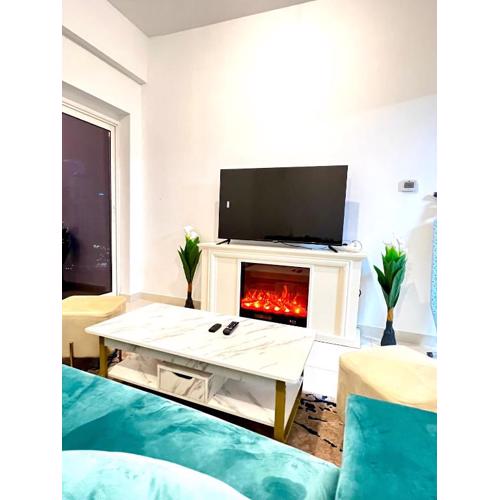 Elegant King Bed Brand NEW 1 bhk Marina Bay