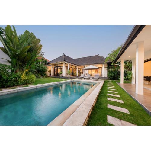 Elegant Modern 4BR Retreat in the Heart of Berawa