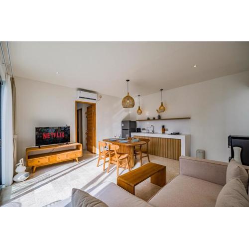 Elegant One Bed Suite With Pool View