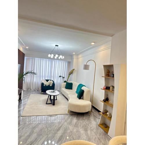 Elegant spacious two bedroom apartment-Swimming pool included