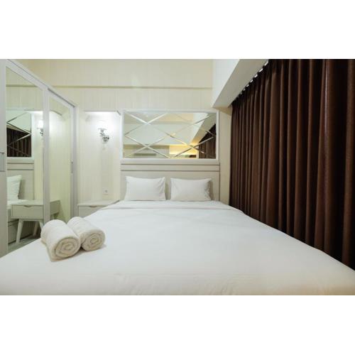 Elegant Studio at Springlake Summarecon Bekasi Apartment By Travelio