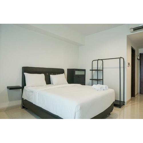 Elegant Studio at West Vista Apartment with City View By Travelio