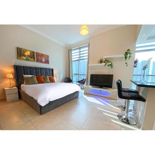 Elegant Studio in Dubai Marina Near Beach and Metro Z1013