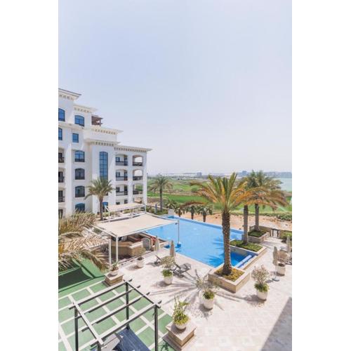 Elegant Studio with Pool & Golf Views in Ansam