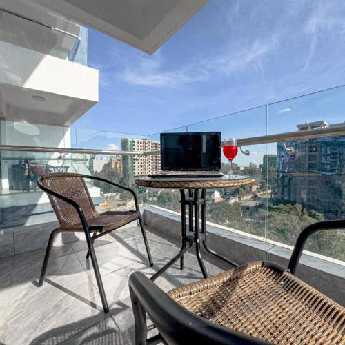 Elegantly furnished three bedroom apartment with all modern facilities ,modern swimming pool ,fully equipped gym, children playground area and close proximity to major shopping centers and gourmet restaurants