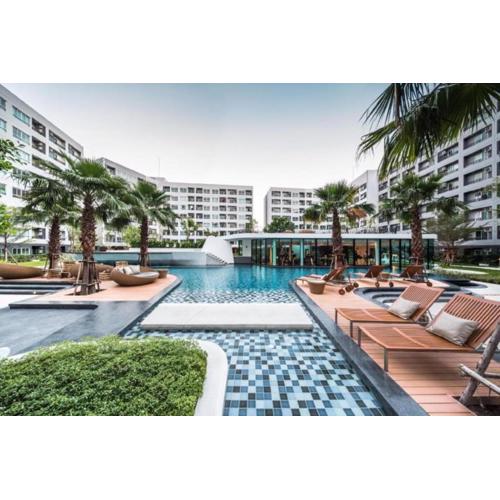 Elio Del Ray condo feel resort