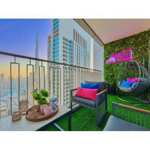 Elite 4 Bedroom Luxury Apartment, Burj Khalifa View, Opposite Dubai Mall, Infinity Swimming Pool