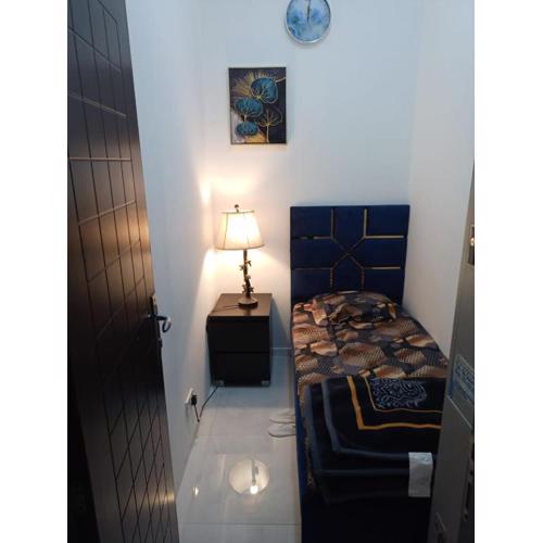 Elite Space Partition room in Dubai very near Union and Banyas Metro - Creek - Gold Souq