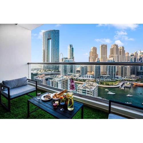 Elite Waterfront 3BR Haven - Marina and Sea Views!