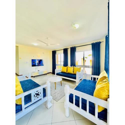 Elna's Nyali - Work & Unwind - Pool, Sea Views, AC & Fast Wi-Fi