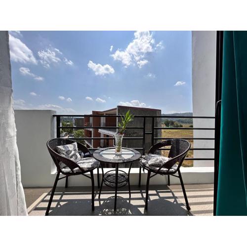 ELYU 3 Storey Staycation House near San Juan Beach