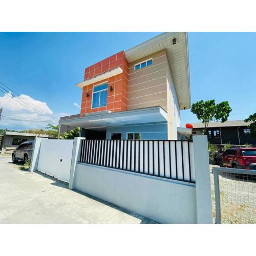 Elyu Villa with Pool & Parking