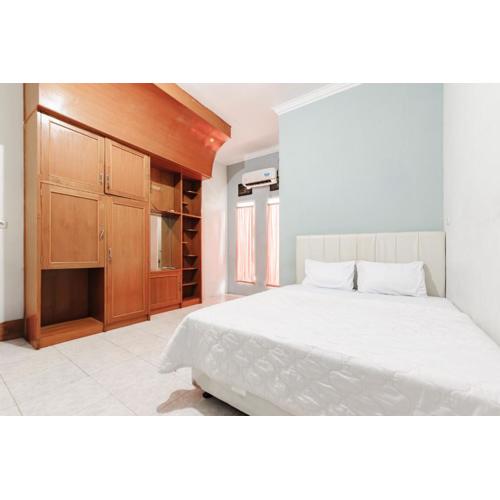 Elza House near Kalimalang RedPartner