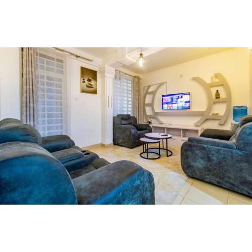 Emerald 2 BR By skyline villa