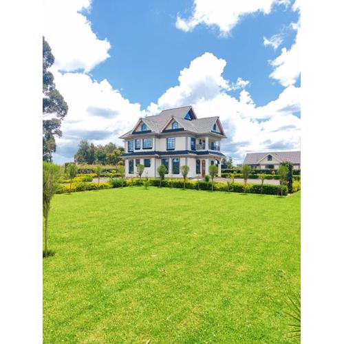 Emet Country Farm Home