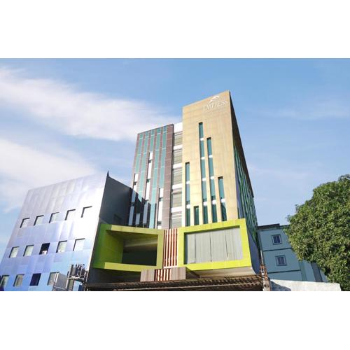 Empress Hotel Makassar City Center by LIFE