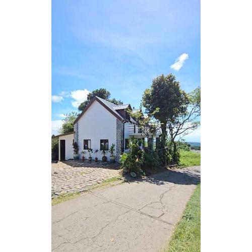 English Cottage House Tagaytay