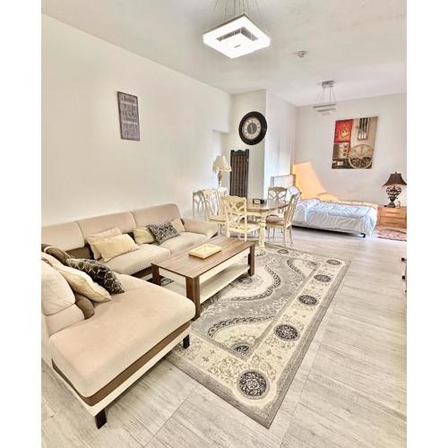 Entire 1-Bedroom Apartment with Balcony, Sharjah