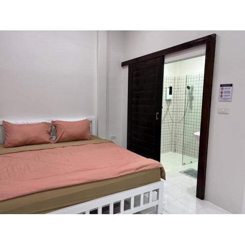 Entire House with 1 bedroom