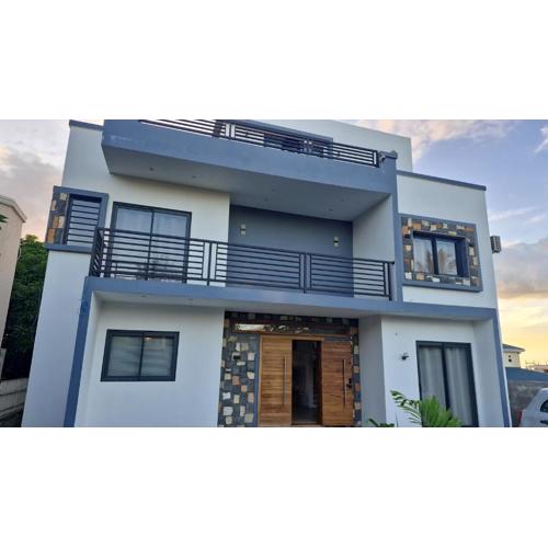 Entire Villa Albion 5 Bedroom and 4 bathrooms 270m2