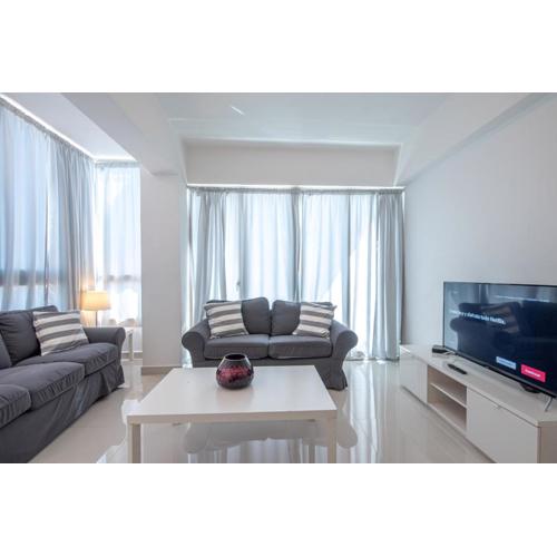 Escape Apartments, Balcony, Pool & Gym in La Julia