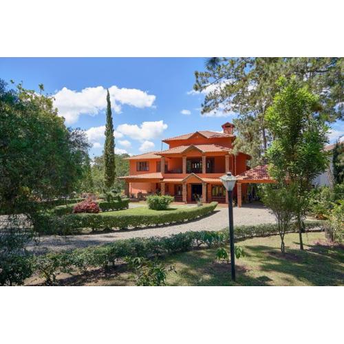 Escape Chalet at Pinar del Sol in Jarabacoa