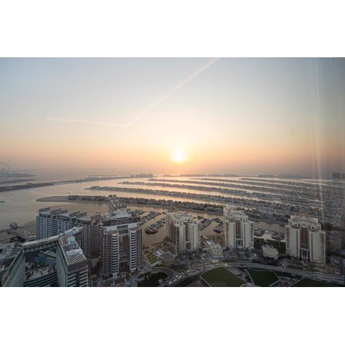 Escape24 Stunning 1BR Panoramic Sea View Palm Tower Palm Jumeirah Dubai