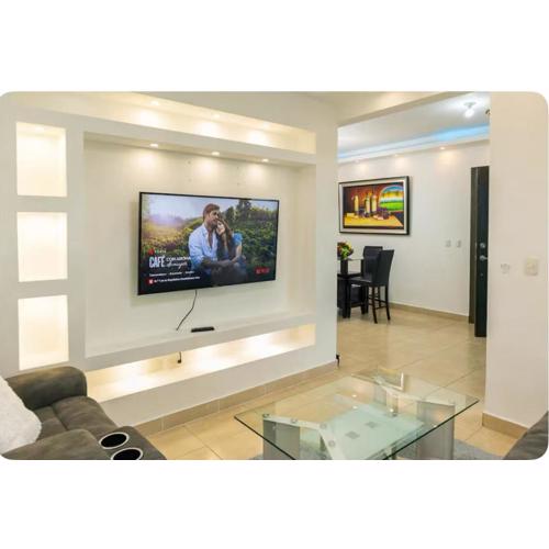 Esmeralda modern apartment at Romana del Oeste