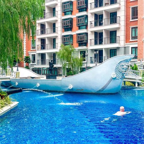 Espana Condo Resort Pattaya Pool Access