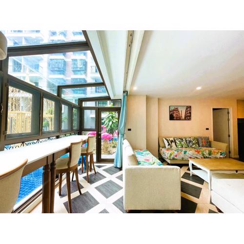 Espana (Pool Access) 2 Bedrooms