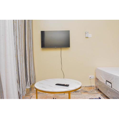 Evans' Cosy Studio Home